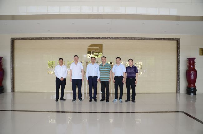 許昌市湯超副市長(zhǎng)蒞臨河南長(zhǎng)征電氣考察指導(dǎo)！